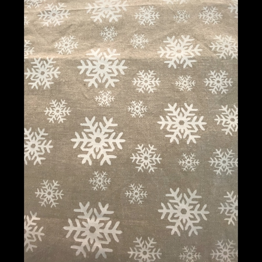 Snowflake table runner - Picture 2 of 3
